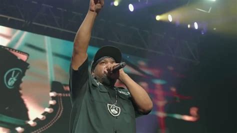 Rapper Ice Cube Wears Tahltan Beader S Artwork On Stage CBC News