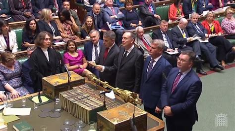 Watch Mps Vote Brexit Delay Bill Through To The House Of Lords Metro