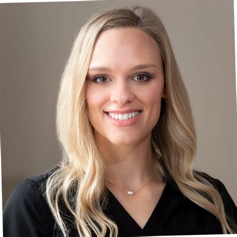 Alyssa R Nurse Practitioner Connecticut Pain And Wellness Linkedin