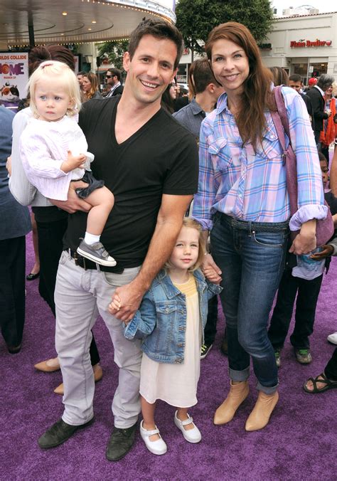 Actor Christian Oliver and his 2 young daughters killed in plane