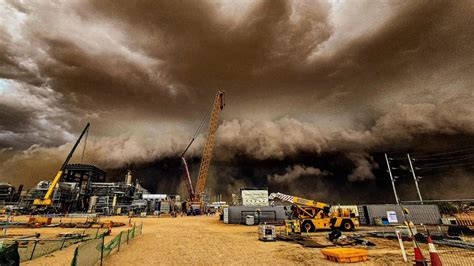 South Australia Weather Incredible Apocalypse Clouds Whipped In Moomba