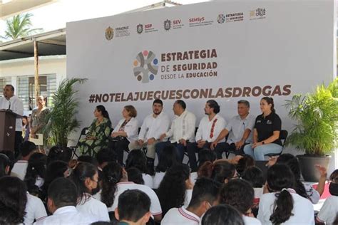 Presentan campaña No Te la Juegues Con Las Drogas en Ilustre de Boca