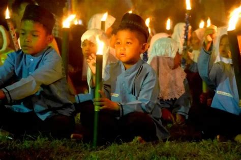 Diisi Tausiah Dan Pawai Obor Masyarakat Agam Sambut Tahun Baru Islam