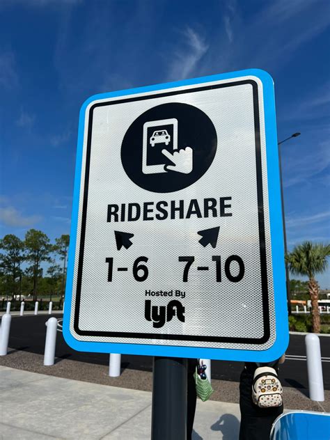 New Guest Rideshare Pickup Area Pulls In to EPCOT - MickeyBlog.com