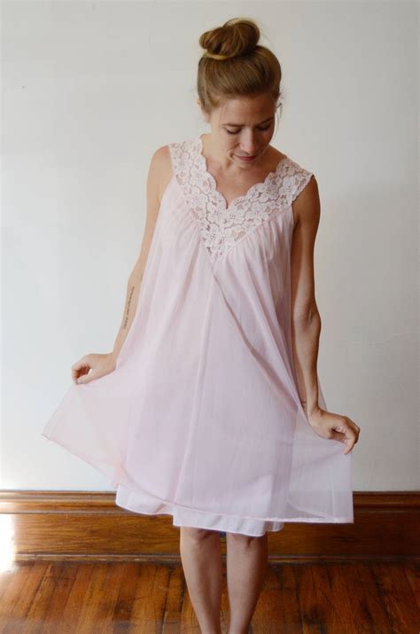 1960s Pink Vanity Fair Babydoll Nightgown S M