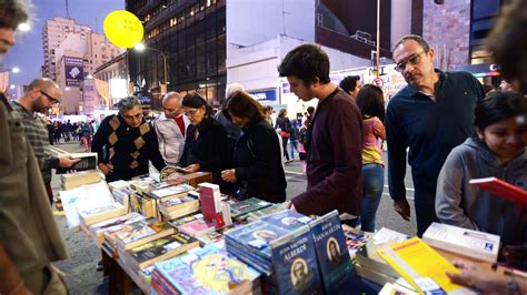 La Noche De Las Librerías La Avenida Corrientes Se Vistió De