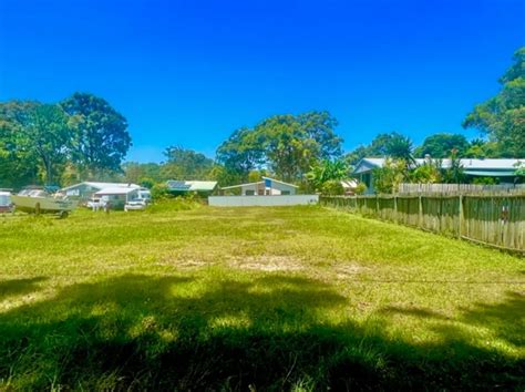 8 Kevin Street Macleay Island QLD 4184 Domain