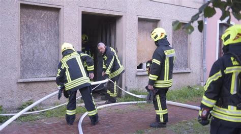 Feuer In Leerstehendem Haus Verdacht Auf Brandstiftung