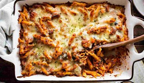 Pasta Al Forno Alla Siciliana Con Salsiccia Un Piatto Unico Della