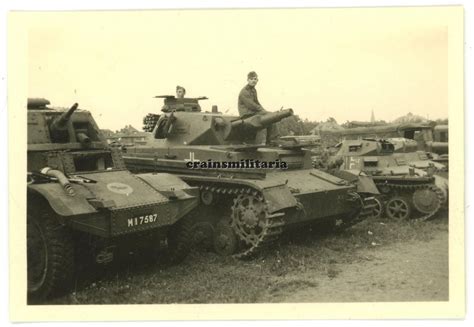 Orig Foto Frankreich Beute Panzersp Hwagen Und Pd Panzer Iii In