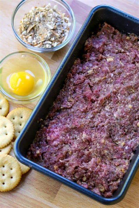 Ritz Cracker Meatloaf The Easiest Meatloaf Recipe Mantitlement