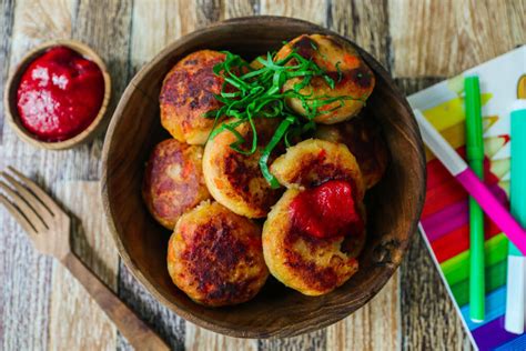 Kartoffel M Hren Buletten Mit Selbstgemachten Ketchup Einfach Vegan