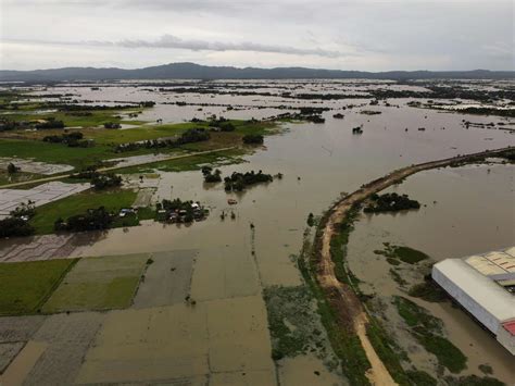 foreign aid pours   kristine hit ph philippine canadian inquirer