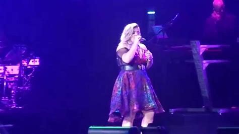 Kelly Clarkson Singing Catch My Breath Clip The Xcel Energy Center