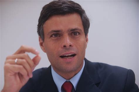 Leopoldo López «están Emitidas órdenes De Captura Contra Mí Y Capriles