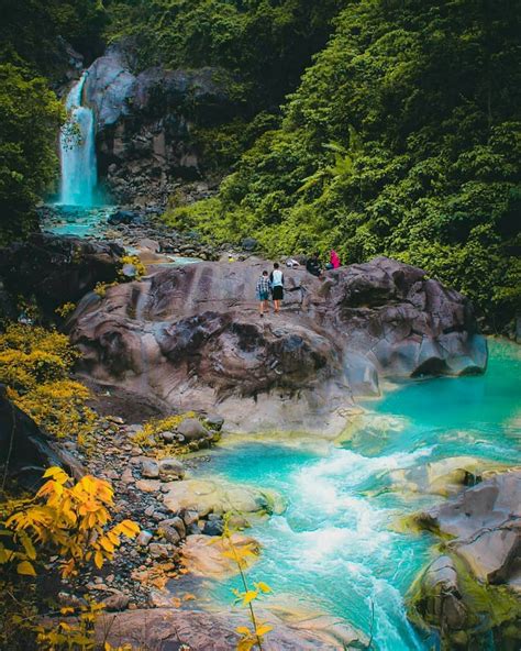 5 Air Terjun Dengan Pemandangan Terbaik Di Lombok Eksotis