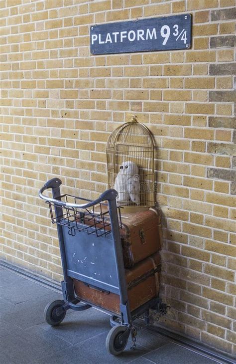 The Harry Potter Platform At Kings Cross Train Station In London Editorial Photo - Image: 56600261