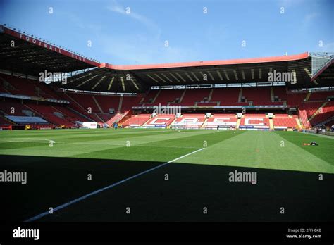 The Valley Stadium Charlton Hi Res Stock Photography And Images Alamy