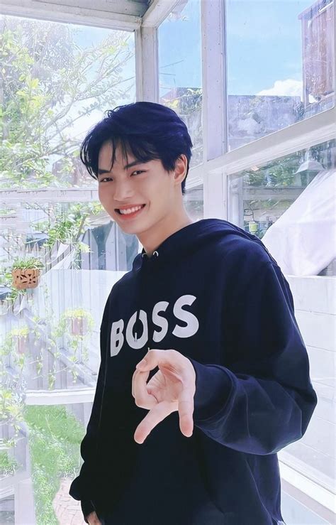 Pin By Lichuu On My Sunshine Cute Gay Couples Boy Celebrities Gmmtv Actors