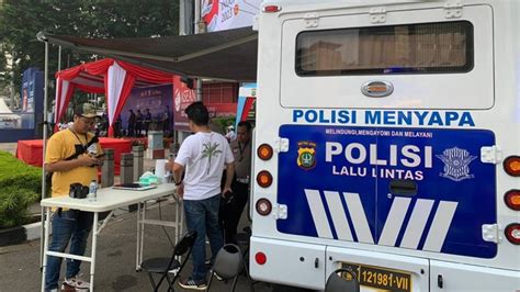 Polda Metro Gelar Polisi Menyapa Di Cfd Bundaran Hi Dan Hadirkan Samsat