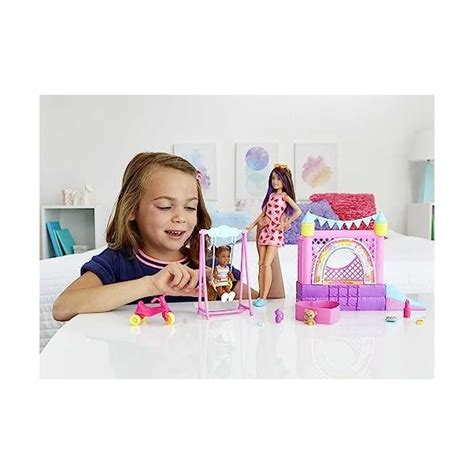 Barbie Coffret Barbie Skipper Baby Sitter Château Gonflable avec Po