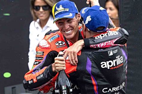 Motogp Gara Catalunya Prima Doppietta Della Storia Per Aprilia