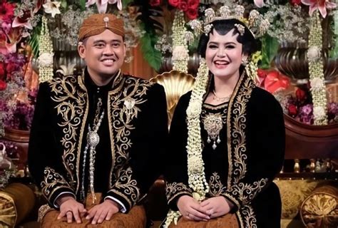 Pakaian Adat Nusantara Pariwisata Indonesia