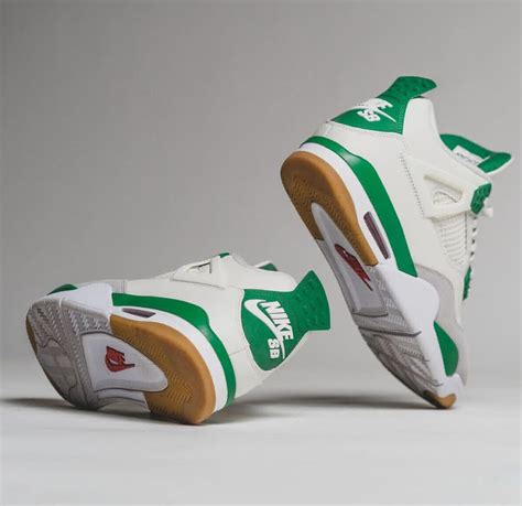 Jordan Retro 4 Pine Green