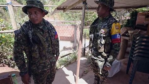 Chefe de dissidência das Farc impõe condições para diálogos de paz