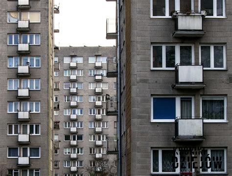 Typowe mieszkanie Polaka w czasach PRL Zobacz jak się kiedyś żyło