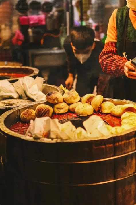 SHILIN NIGHT MARKET IN TAIPEI 10 BEST FOOD STALLS