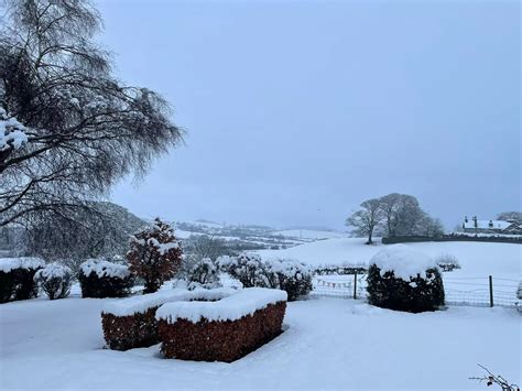 28 amazing photos showing Lake District covered in snow - LancsLive