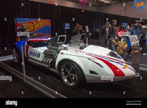 Toronto ON Kanada 21 Februar 2023 Der lebensgroße Hot Wheels 2001 Twin Mill aus der Hot