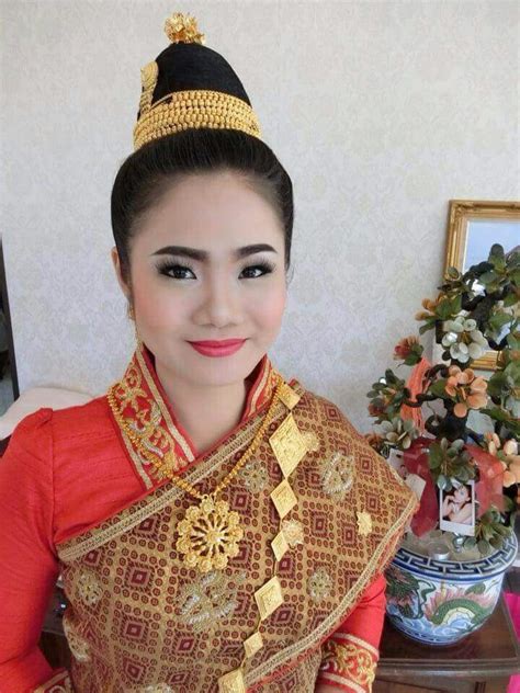 70 best images about Laotian Traditional Dress on Pinterest ...