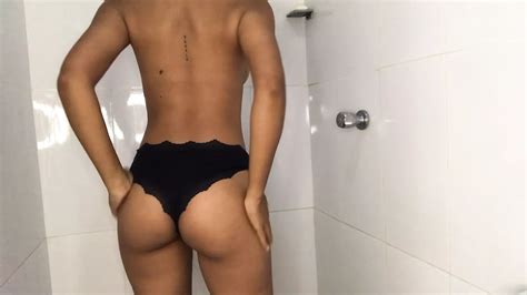 Latina Tomando Banho Xhamster