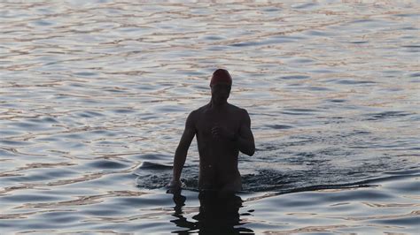 Thousands Strip Off For The 2022 Dark Mofo Nude Solstice Swim The Mercury