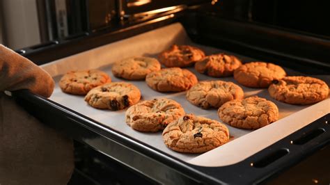 Why Following The Recipe Time When Baking Cookies Might Be A Bad Idea