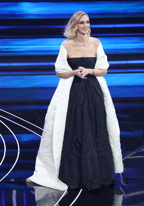 Фотоувеличение: Кьяра Ферраньи в образах Dior Haute Couture на ...