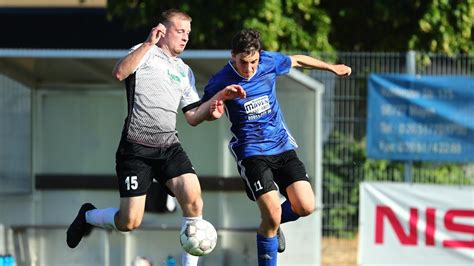 Kreisliga B Mayen Djk Plaidt Feiert Beim Beim Sv Rheinland Mayen