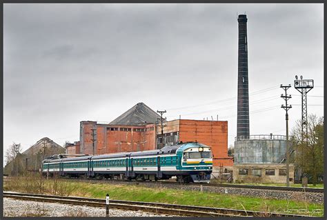 Estnischer Nahverkehr DR1 Vor Einer Alten Fabrik Im Estnis Flickr