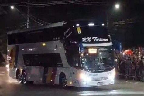 Torcida Do São Paulo Faz Festa No Morumbi E Quebra Vidros De ônibus Do