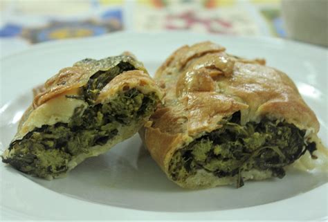 Pizza Con Friarielli Al Forno Stromboli Spanakopita Ethnic Recipes