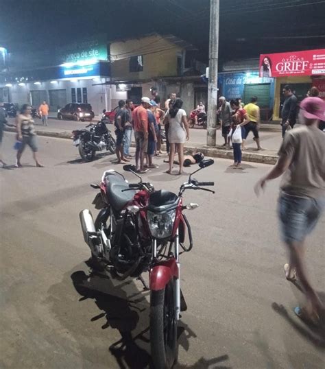 Not Cias Imagens Fortes Jovem Dirigindo Motocicleta Em Alta