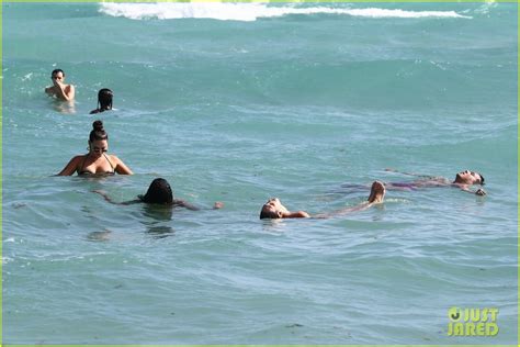 Candice Swanepoel Shows Off Her Hot Bikini Bod At The Beach In Miami