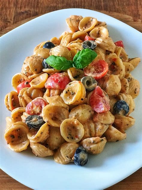 ORECCHIETTE FREDDE CON RICOTTA E POMODORINI Ilpugliesechecucina