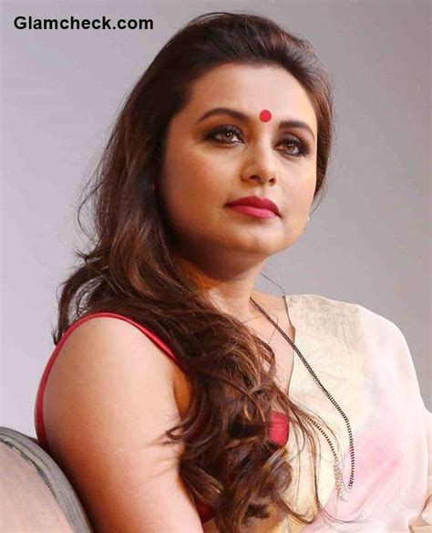 Get The Look Rani Mukherjees Stunning White And Gold Saree Number