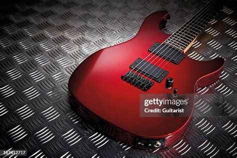 316 Peavey Guitar Photos & High Res Pictures - Getty Images