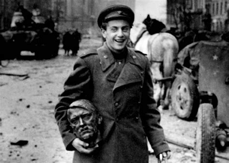 Советский поэт Евгений Долматовский