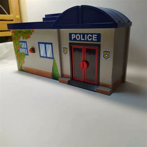 PLAYMOBIL CITY ACTION Commissariat De Police Transportable 5299 Avec