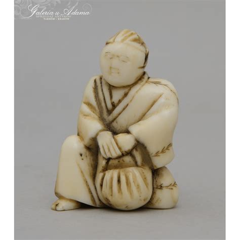 Xix W Figurka Netsuke Wykonana Z Ko Ci S Oniowej Japo Czyk Z Koszem